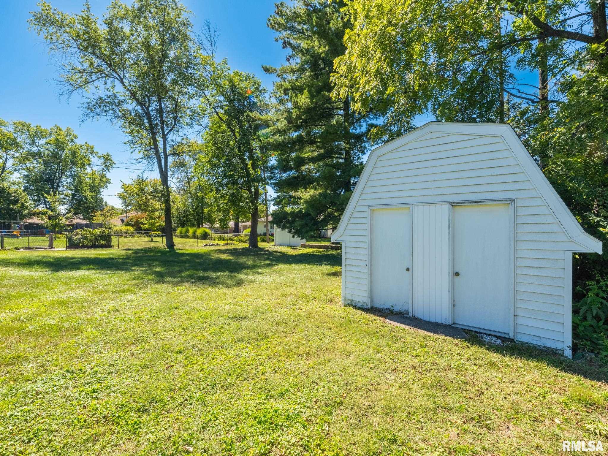 6923 North Saint Marys Road Peoria, IL 61614 - Photo 12 of 66