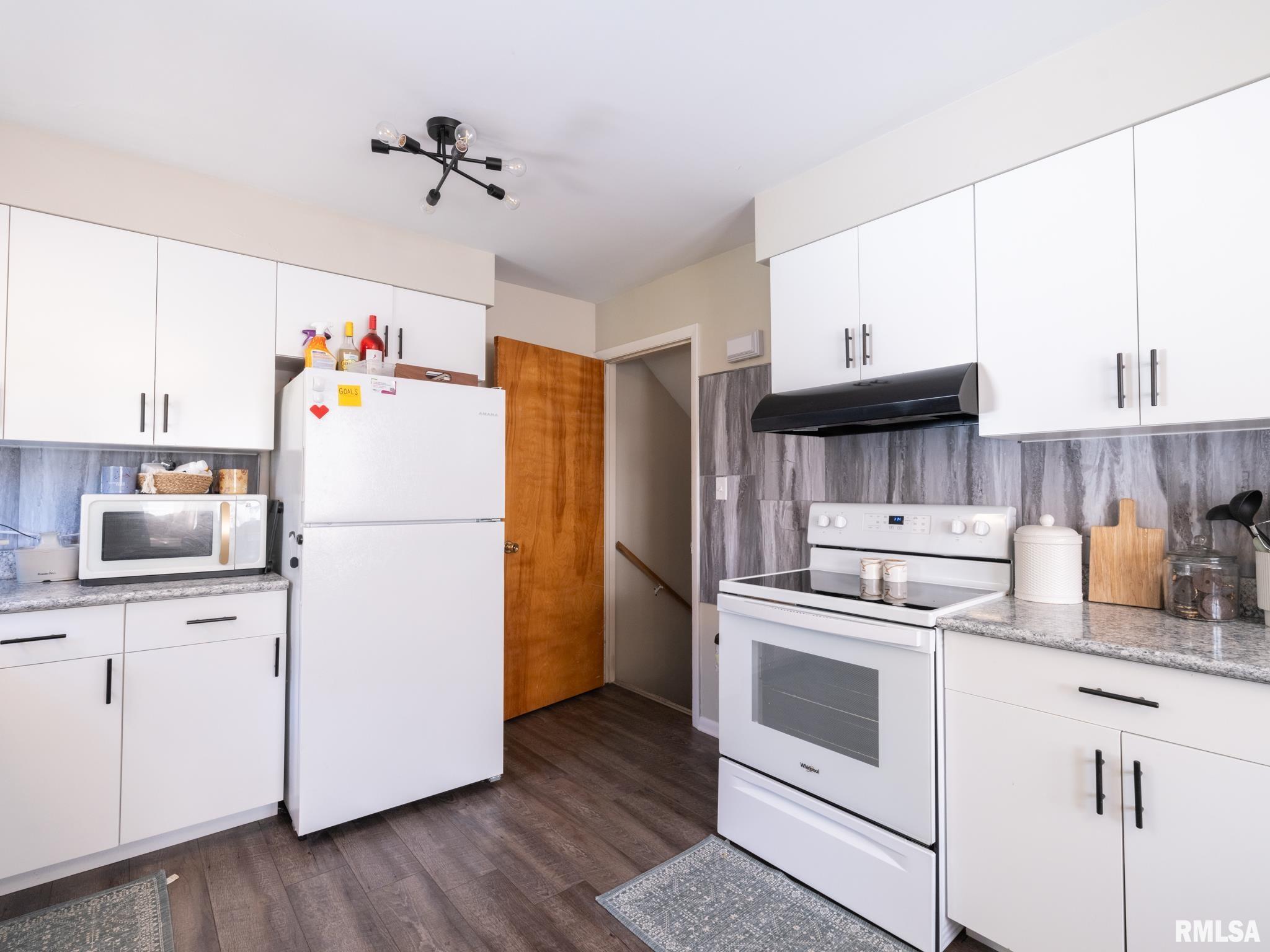 6923 North Saint Marys Road Peoria, IL 61614 - Photo 33 of 66