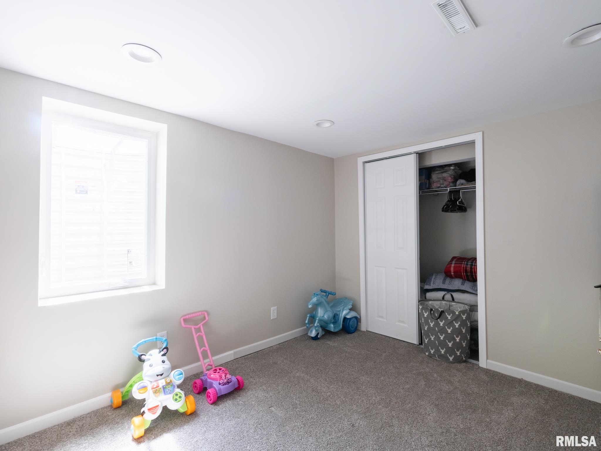 6923 North Saint Marys Road Peoria, IL 61614 - Photo 35 of 66