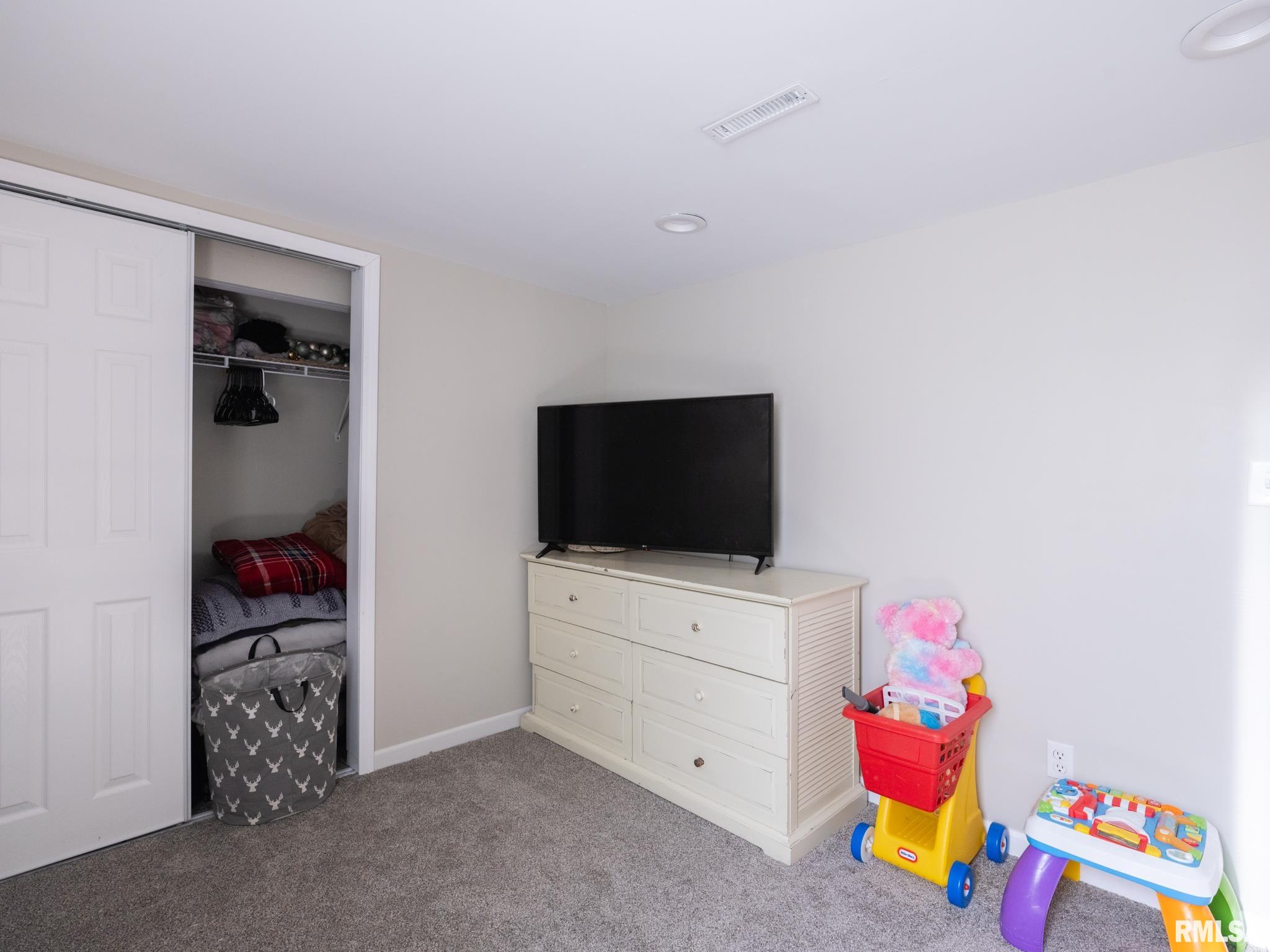 6923 North Saint Marys Road Peoria, IL 61614 - Photo 38 of 66