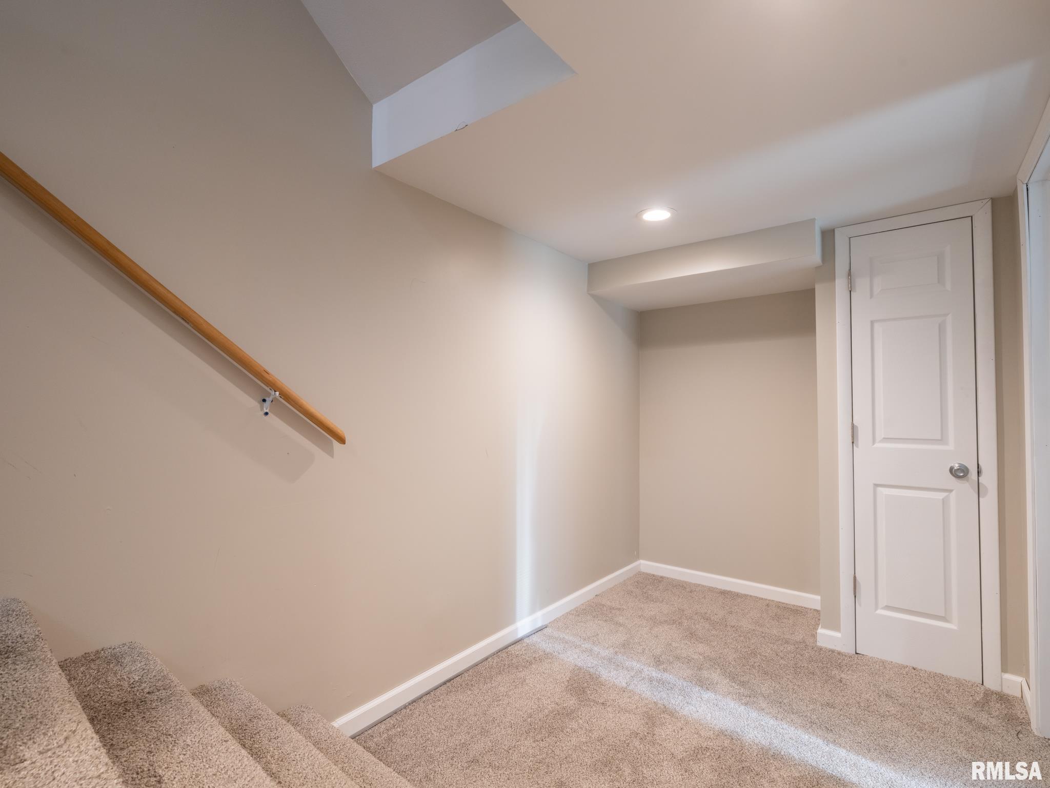 6923 North Saint Marys Road Peoria, IL 61614 - Photo 40 of 66