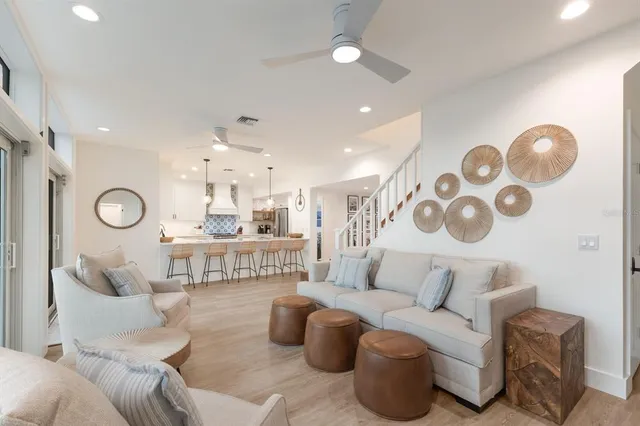 $3,950,000 | 212 Oak Avenue, Anna Maria, FL 34216