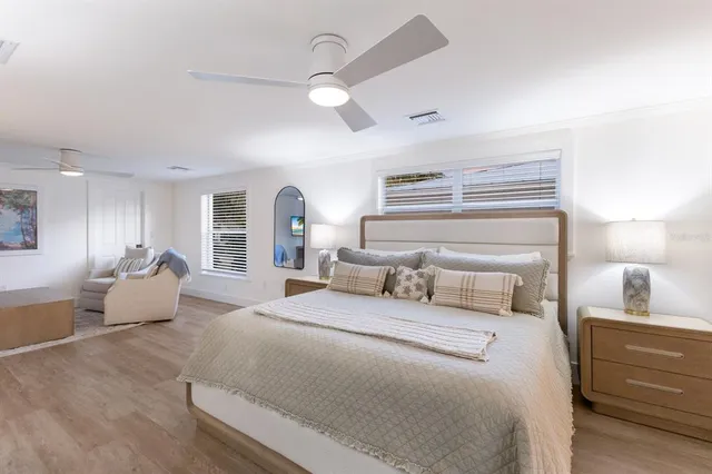 $3,950,000 | 212 Oak Avenue, Anna Maria, FL 34216