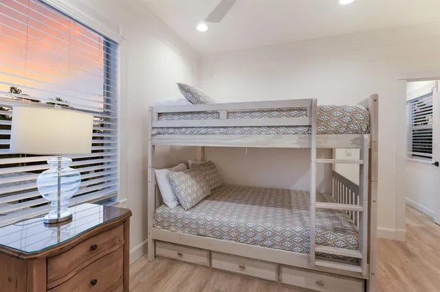 $3,950,000 | 212 Oak Avenue, Anna Maria, FL 34216