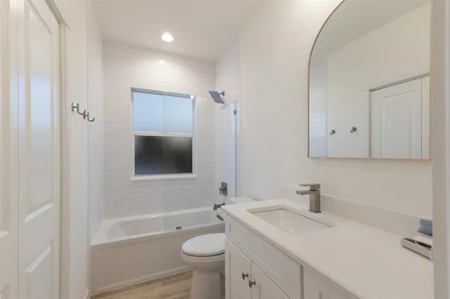 $3,950,000 | 212 Oak Avenue, Anna Maria, FL 34216