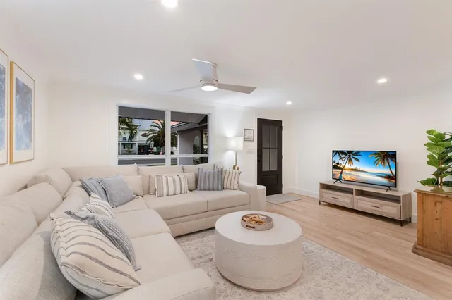 $3,950,000 | 212 Oak Avenue, Anna Maria, FL 34216