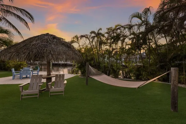 $3,950,000 | 212 Oak Avenue, Anna Maria, FL 34216