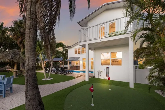 $3,950,000 | 212 Oak Avenue, Anna Maria, FL 34216