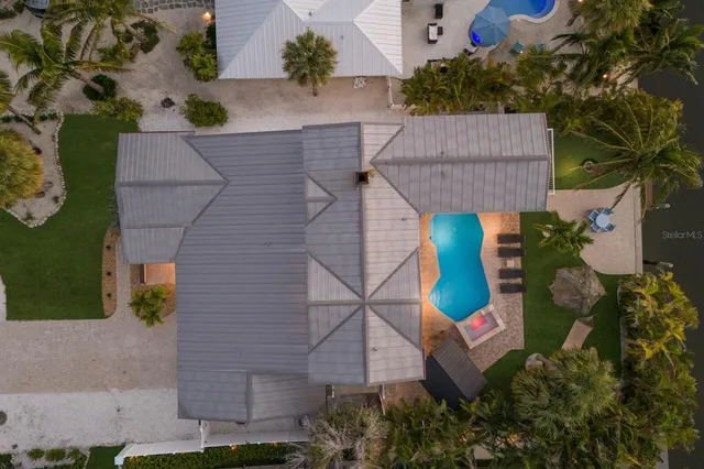 $3,950,000 | 212 Oak Avenue, Anna Maria, FL 34216