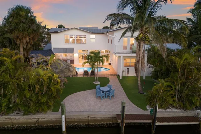 $3,950,000 | 212 Oak Avenue, Anna Maria, FL 34216