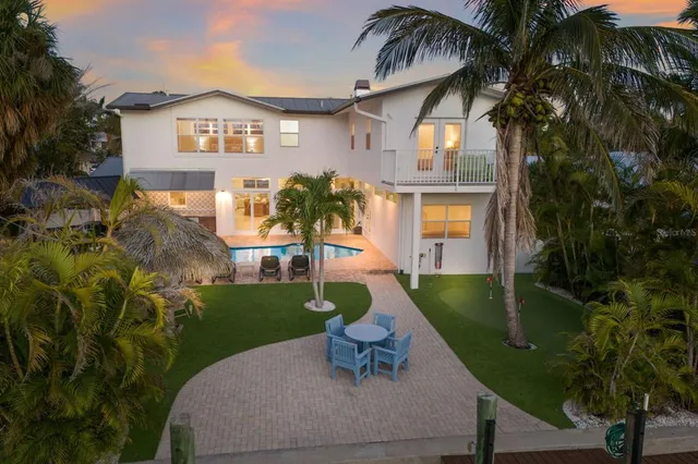 $3,950,000 | 212 Oak Avenue, Anna Maria, FL 34216