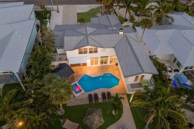 $3,950,000 | 212 Oak Avenue, Anna Maria, FL 34216