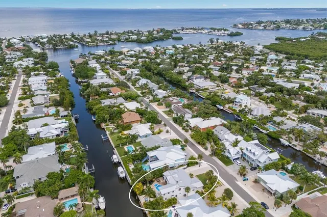 $3,950,000 | 212 Oak Avenue, Anna Maria, FL 34216