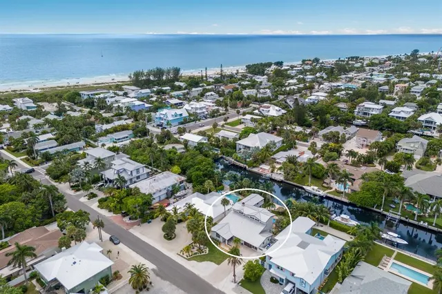 $3,950,000 | 212 Oak Avenue, Anna Maria, FL 34216