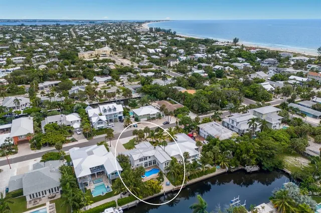 $3,950,000 | 212 Oak Avenue, Anna Maria, FL 34216