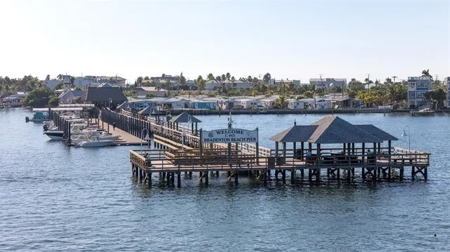 $3,950,000 | 212 Oak Avenue, Anna Maria, FL 34216