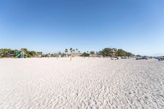 $3,950,000 | 212 Oak Avenue, Anna Maria, FL 34216