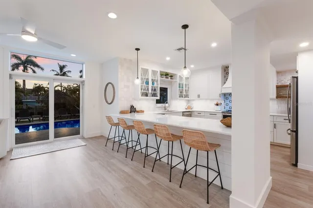 $3,950,000 | 212 Oak Avenue, Anna Maria, FL 34216