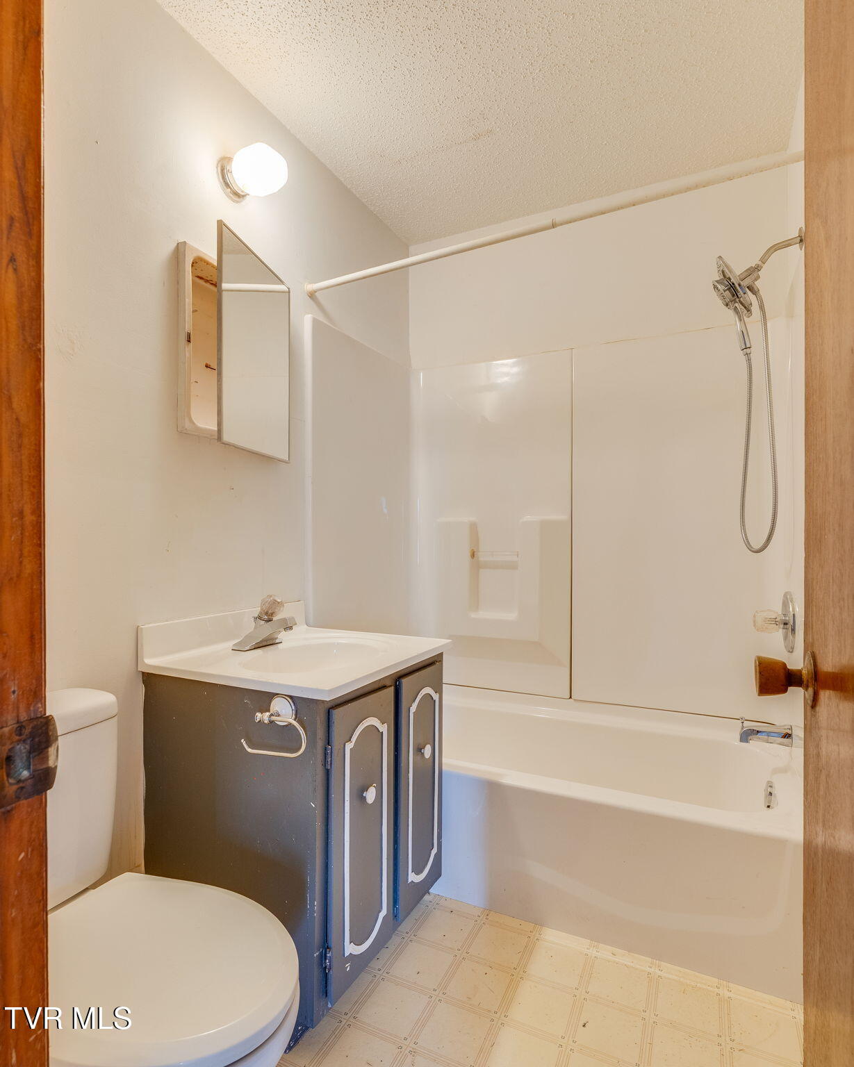 2009 Indian Ridge Road Johnson City, TN 37604 - Photo 12 of 28 010 (2)