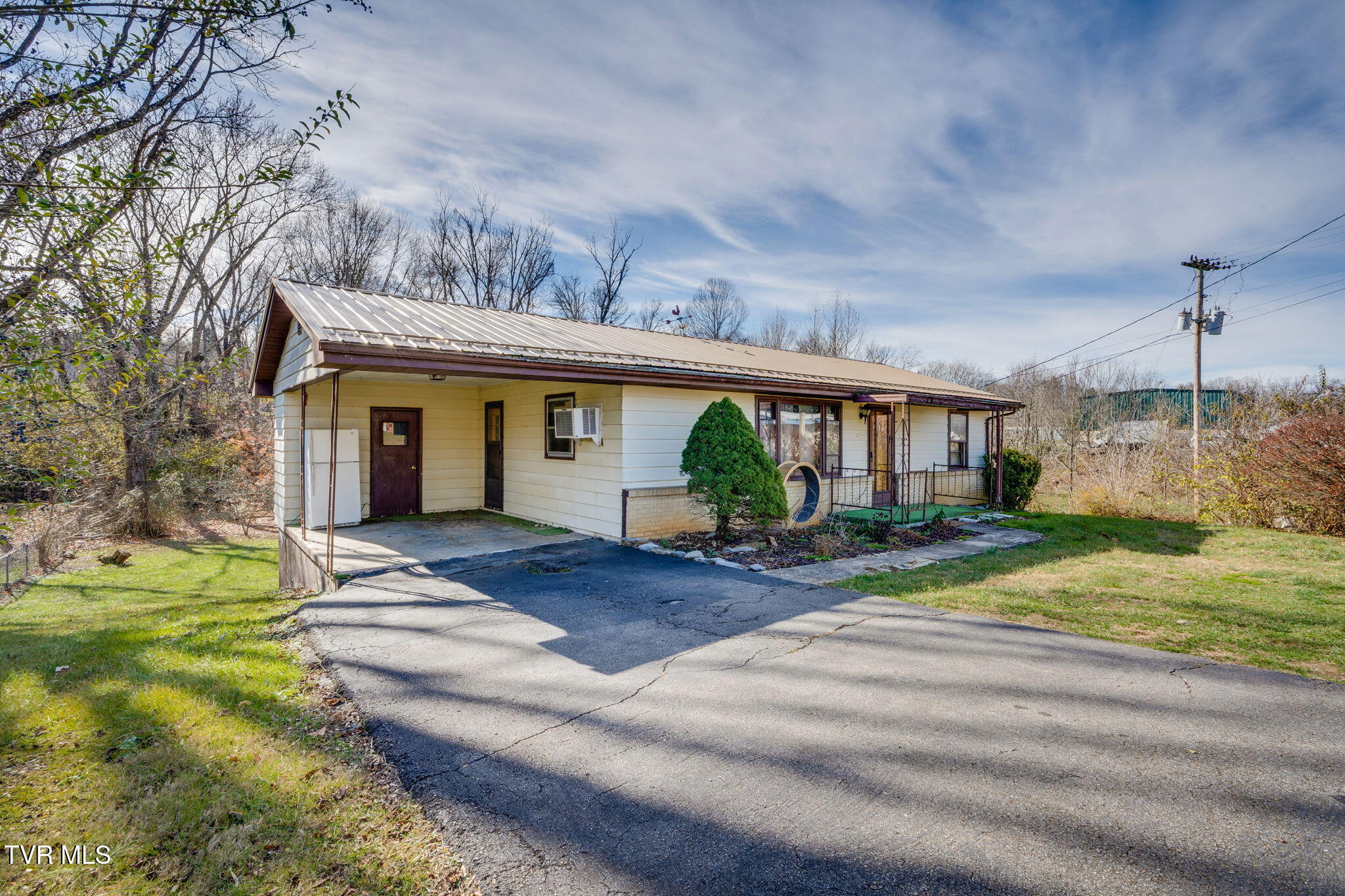 2009 Indian Ridge Road Johnson City, TN 37604 - Photo 15 of 28 002