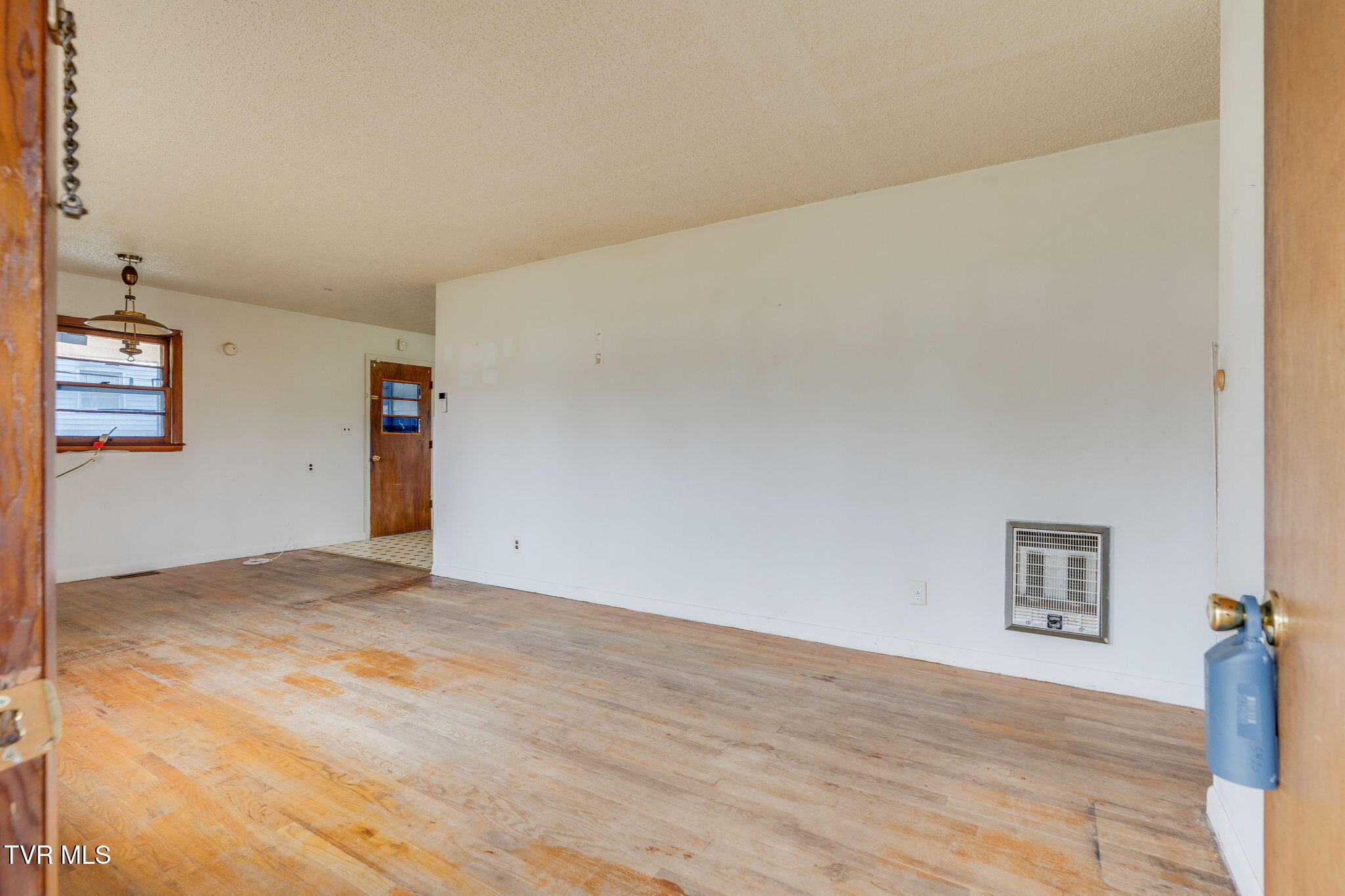 2009 Indian Ridge Road Johnson City, TN 37604 - Photo 3 of 28 001 (2)