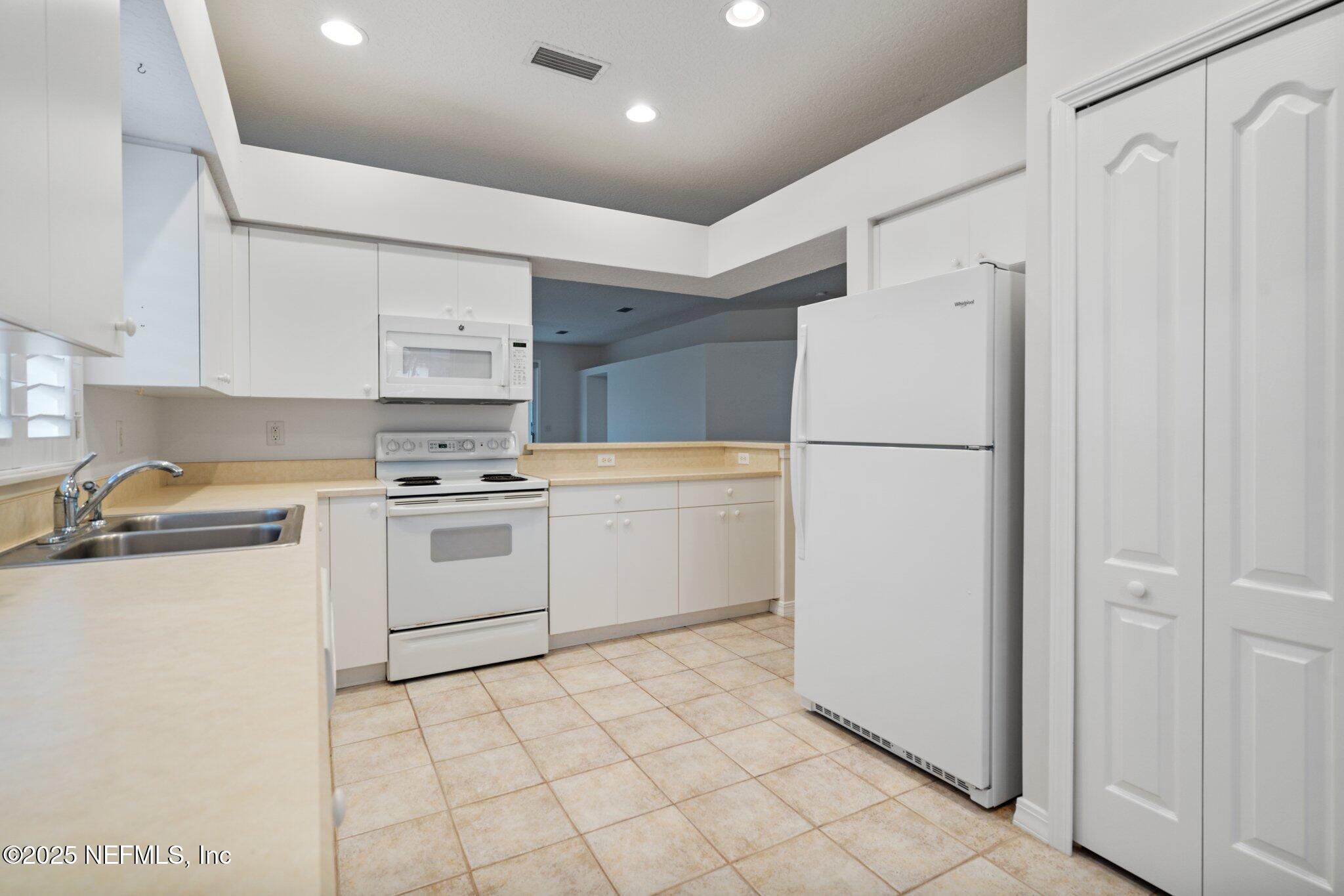 166 Lions Gate Drive St. Augustine, FL 32080 - Photo 12 of 39 42-web-or-mls-DSC02403