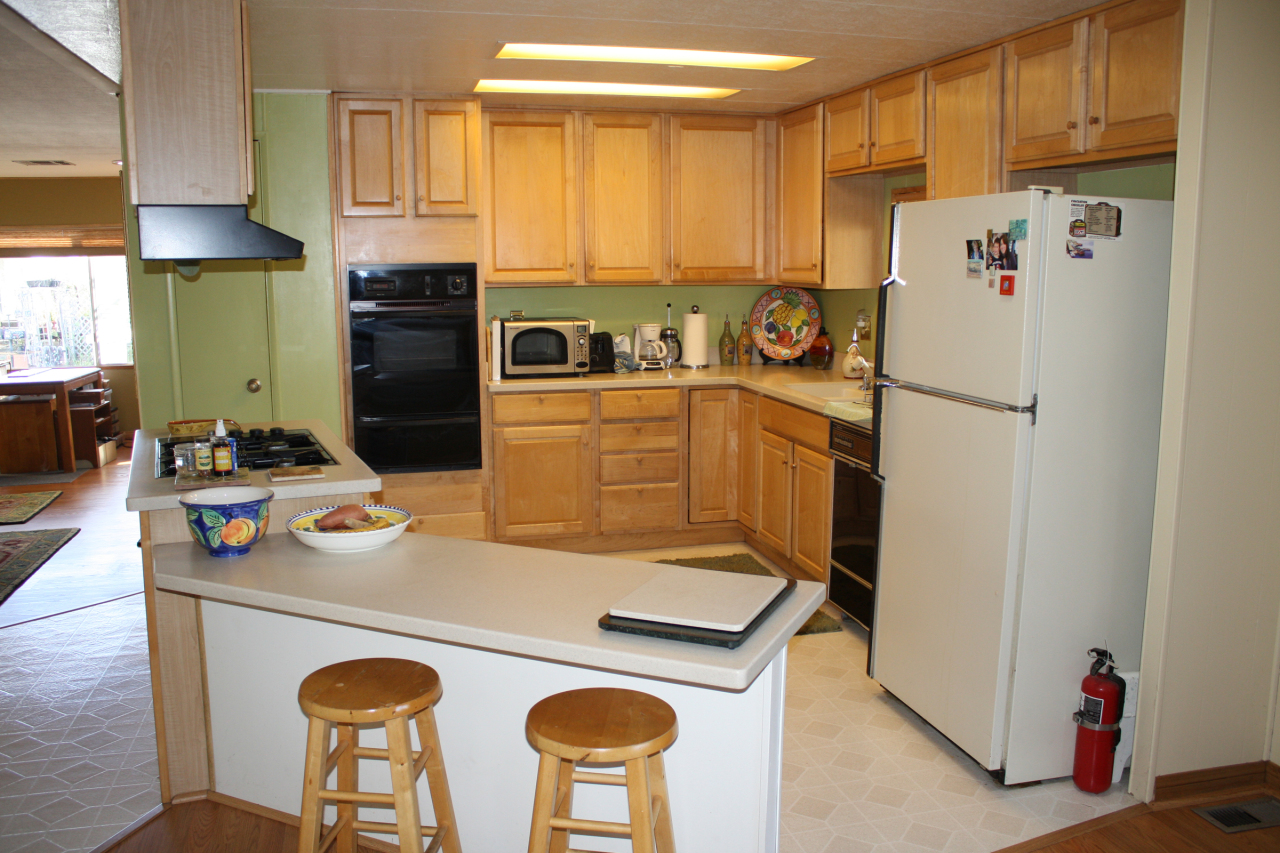 30 Winchester Canyon Road, Unit 81 Goleta, CA 93117 - Photo 2 of 6 Kitchen