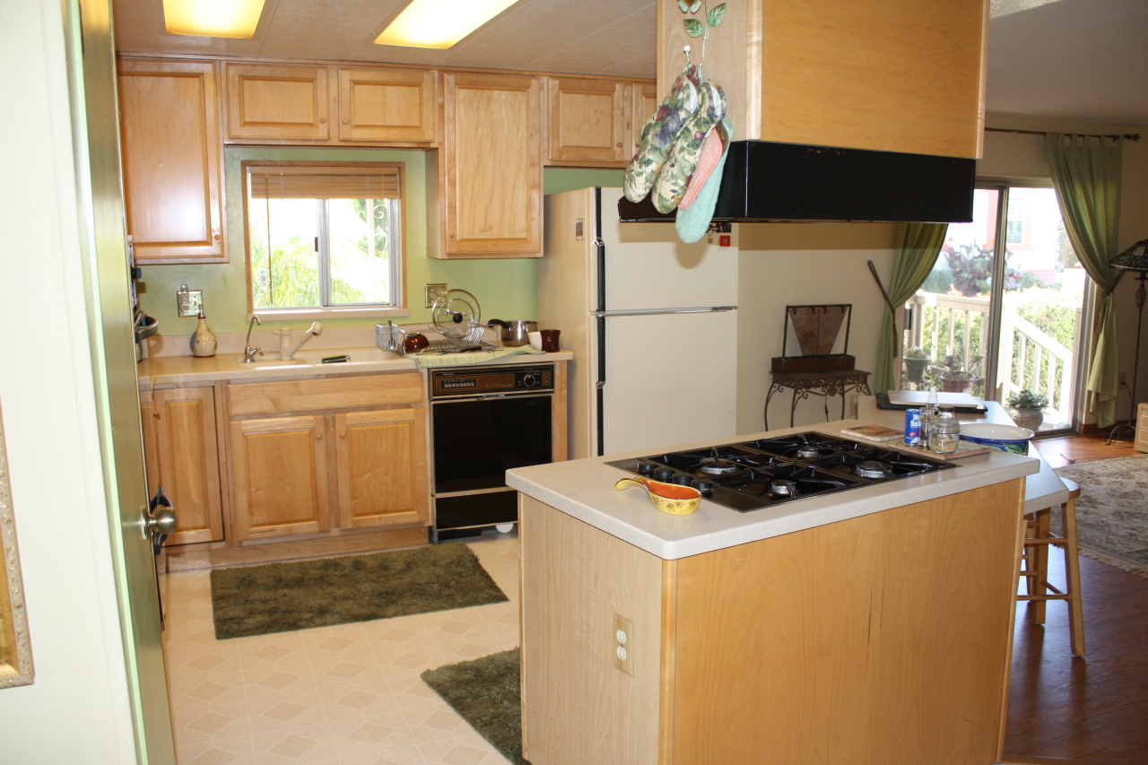 30 Winchester Canyon Road, Unit 81 Goleta, CA 93117 - Photo 3 of 6 Kitchen