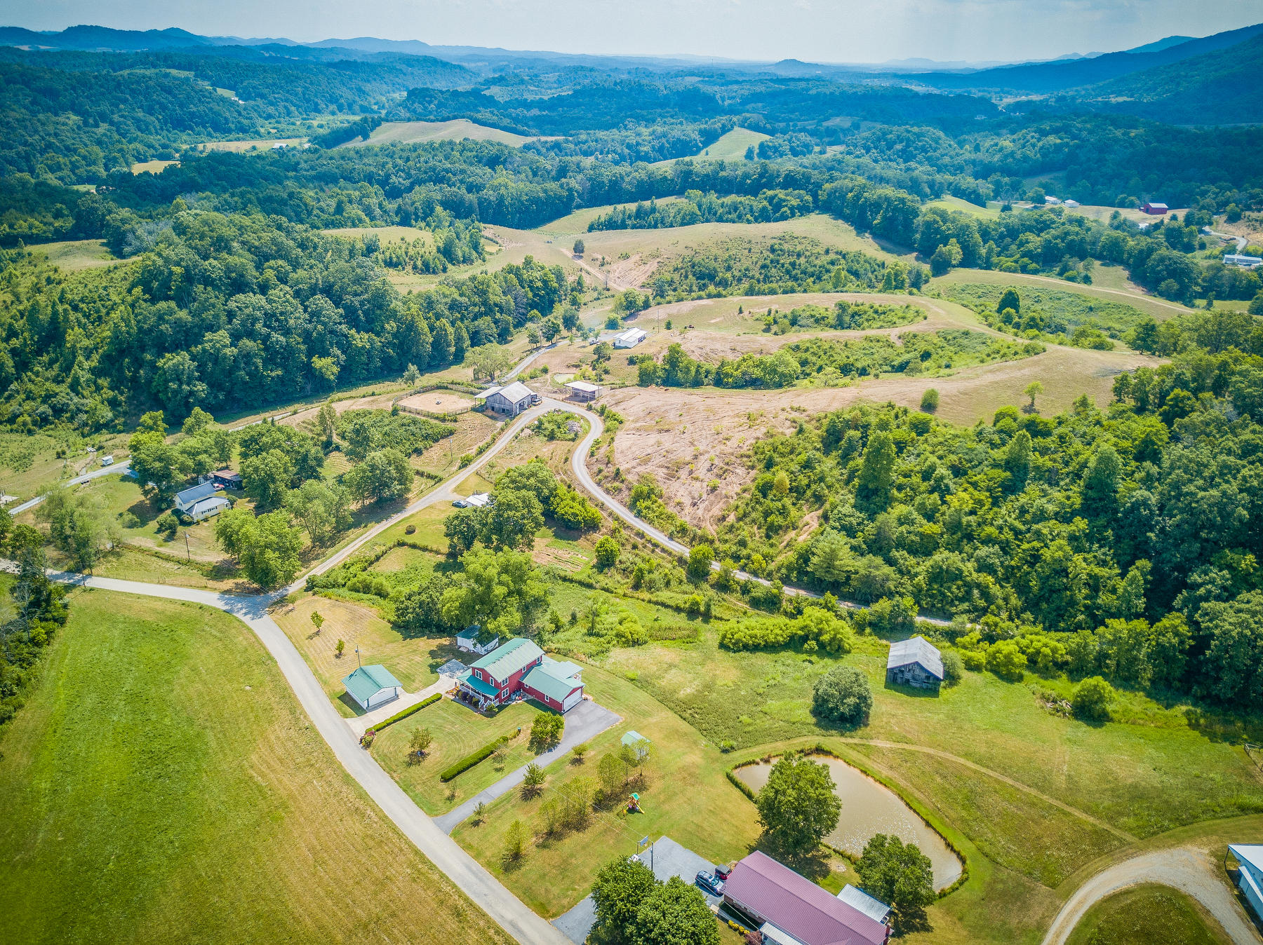 335 Chimney Top Loop Fall Branch, TN 37656 - Photo 59 of 66 116 (3)