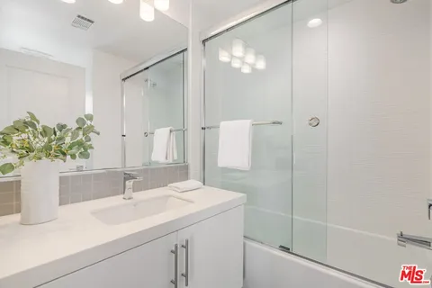 $1,199,000 | 3306 Aria Lane, Los Angeles, CA 90034