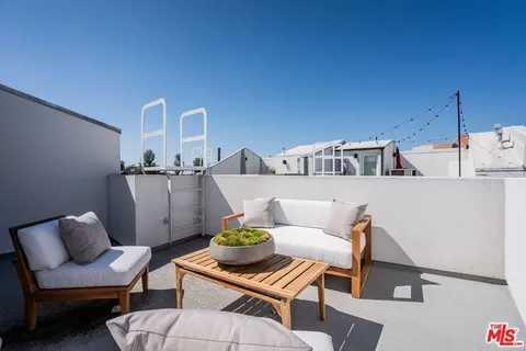 $1,199,000 | 3306 Aria Lane, Los Angeles, CA 90034
