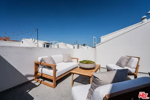 $1,199,000 | 3306 Aria Lane, Los Angeles, CA 90034