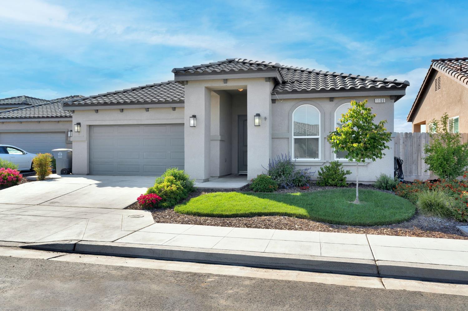 1109 Wasatch Drive Madera, CA 93638 - Photo 2 of 31