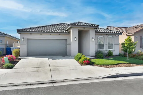 $445,000 | 1109 Wasatch Drive, Madera, CA 93638