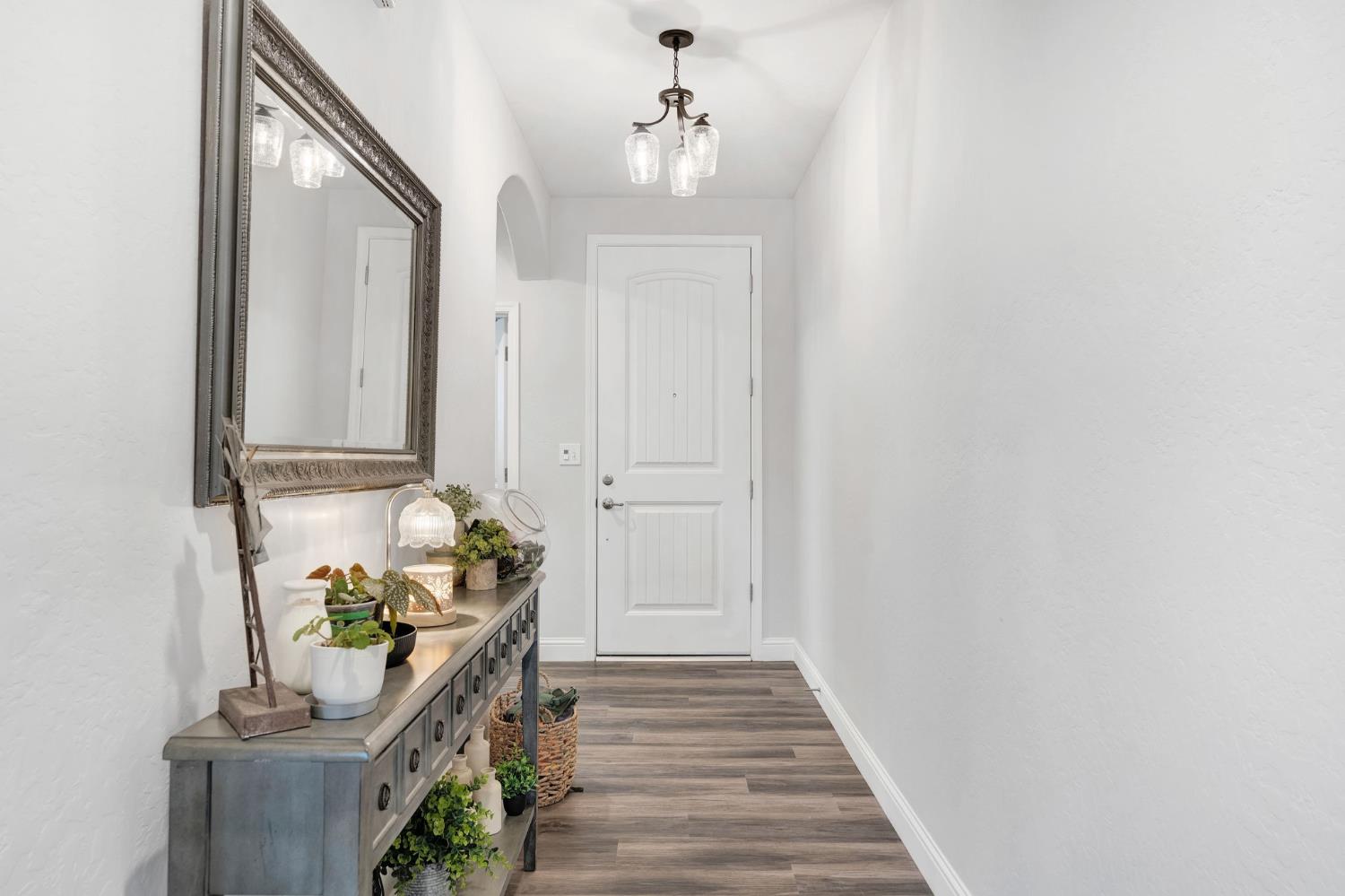 1109 Wasatch Drive Madera, CA 93638 - Photo 5 of 31