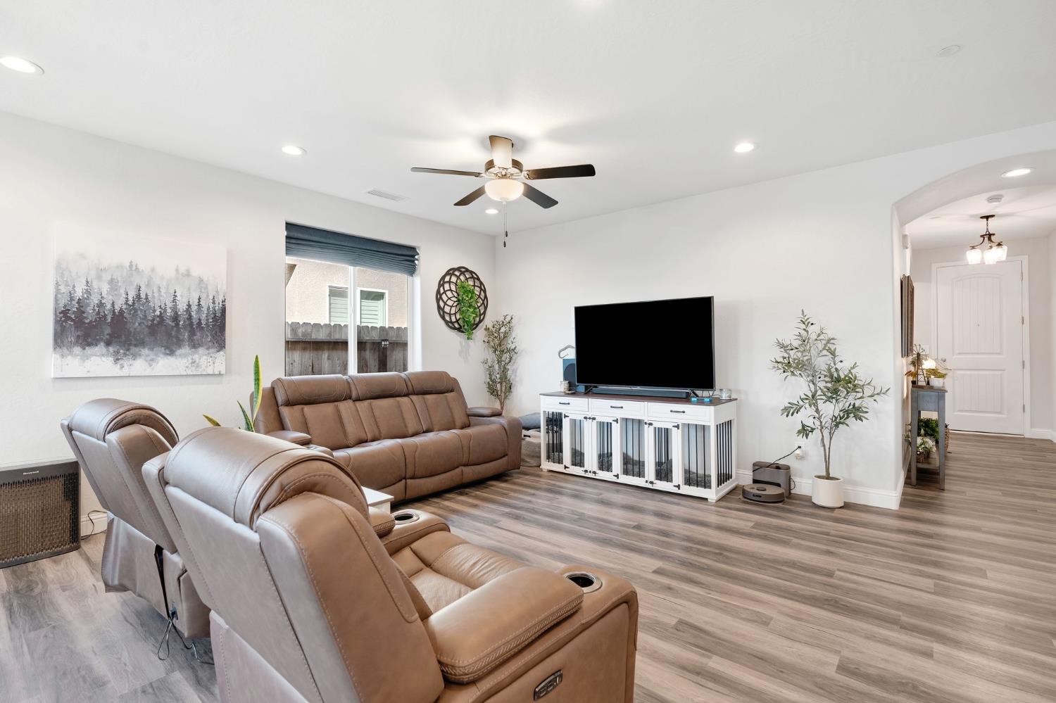 1109 Wasatch Drive Madera, CA 93638 - Photo 7 of 31