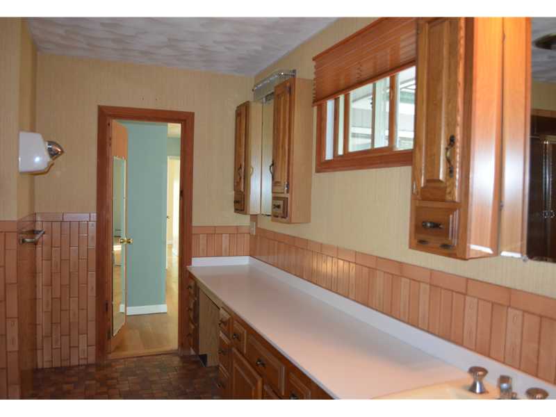 1700 Bulgarmarsh Road Tiverton, RI 02878 - Photo 8 of 12 Master Bath/Spa.