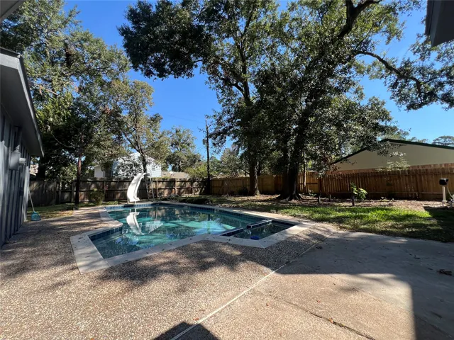 $380,000 | 602 Rosewood Drive, Shenandoah, TX 77381