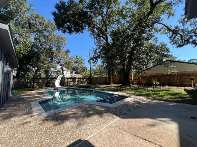 $380,000 | 602 Rosewood Drive, Shenandoah, TX 77381