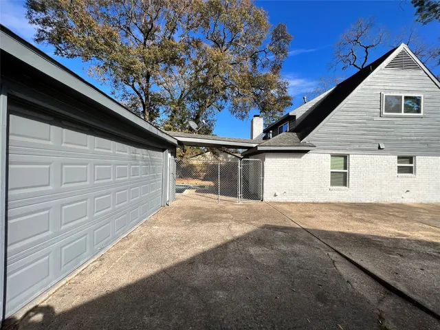 $390,000 | 602 Rosewood Drive, Shenandoah, TX 77381