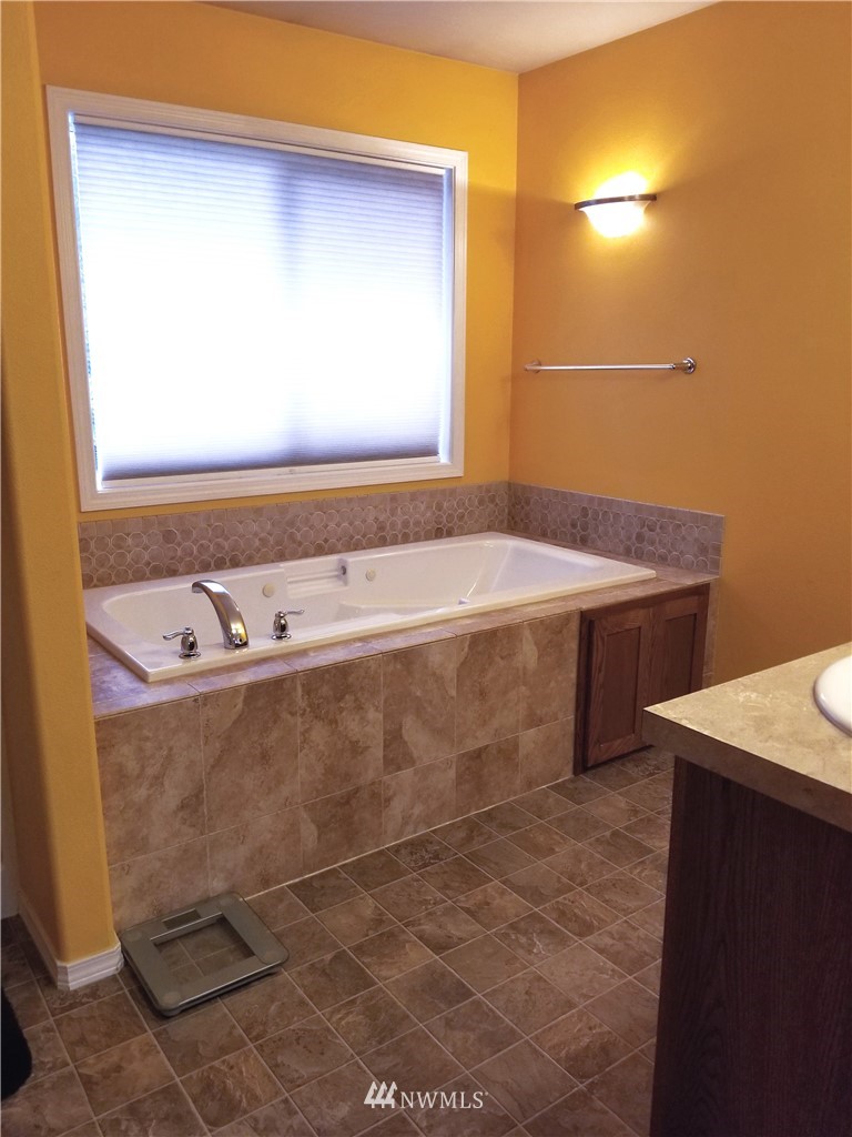 2208 Coal Creek Road Longview, WA 98632 - Photo 13 of 23 Gallery Image 13