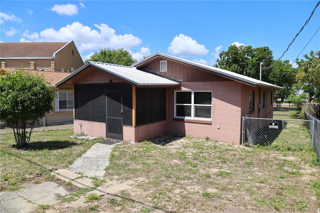 517 Harris Street Sebring, FL 33870 - Photo 2 of 20