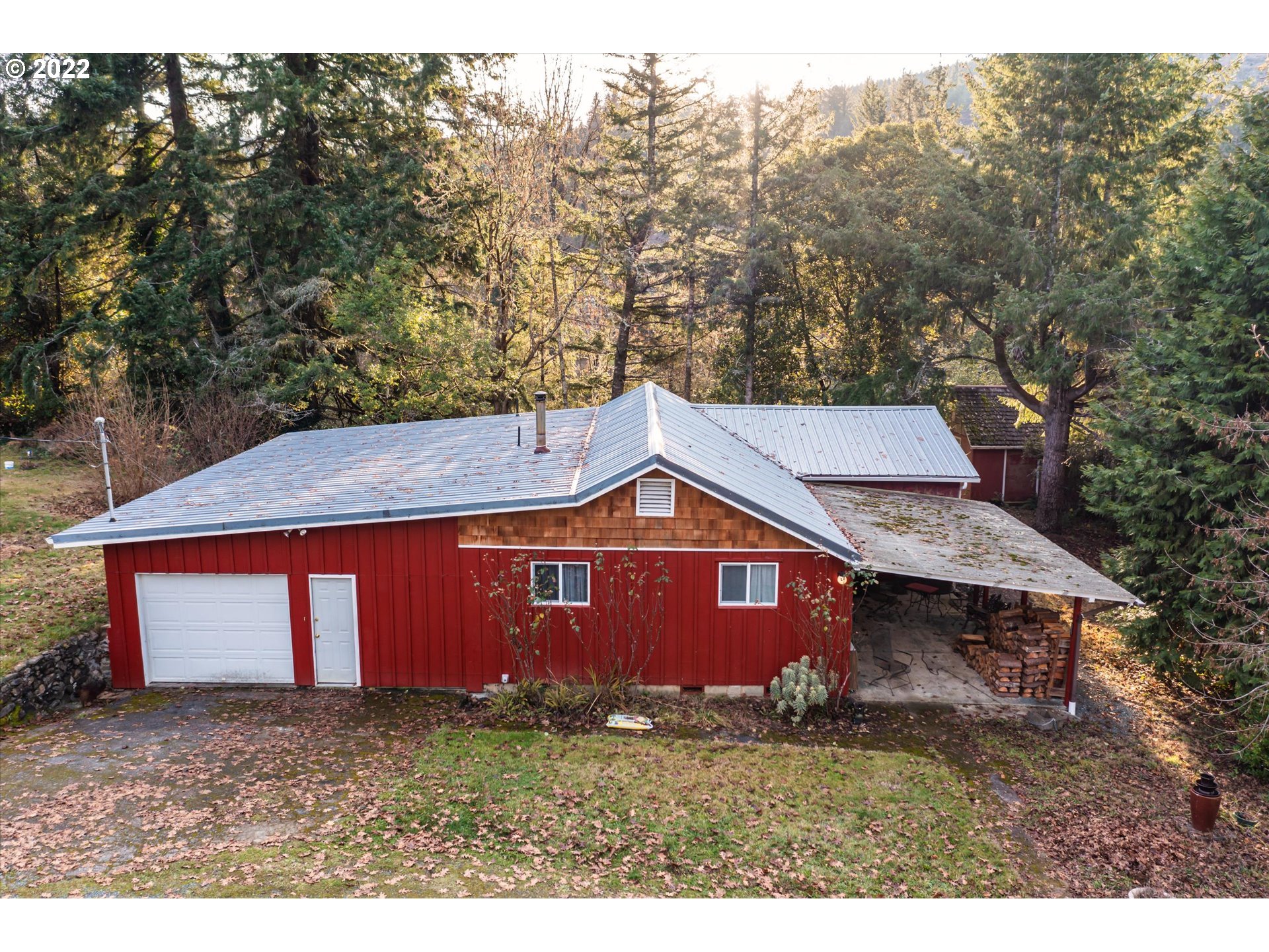 98248 Bridge Lane Myrtle Point, OR 97458 - Photo 8 of 31 Gallery Image 8