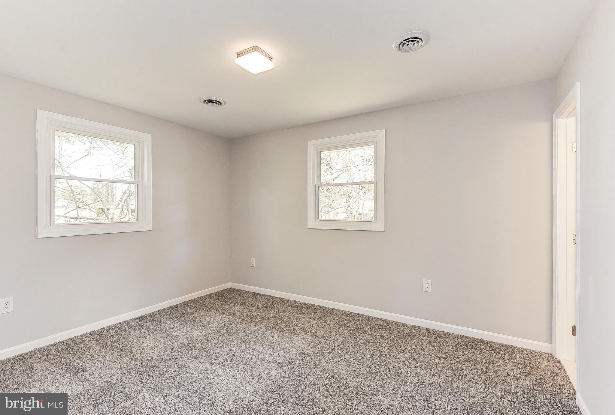 21901 Big Woods Road Dickerson, MD 20842 - Photo 15 of 27 Bedroom