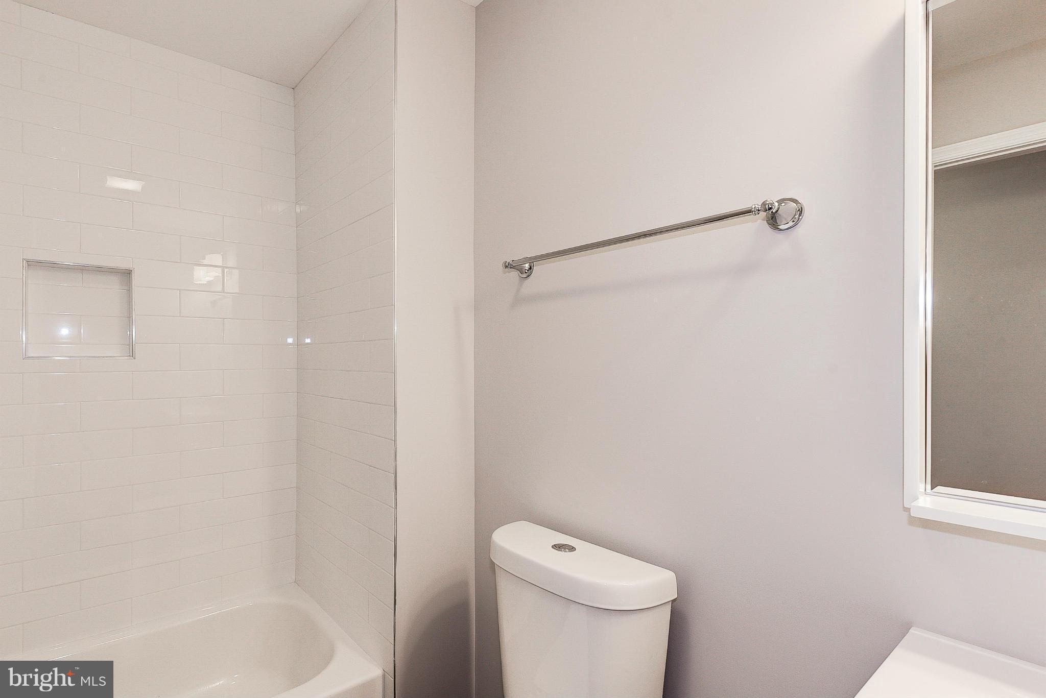 21901 Big Woods Road Dickerson, MD 20842 - Photo 21 of 27 Bath