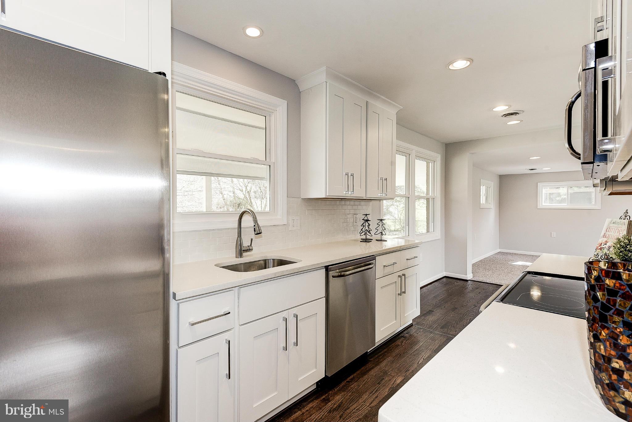 21901 Big Woods Road Dickerson, MD 20842 - Photo 9 of 27 Kitchen