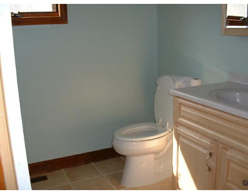379 County Road Rochester, MA 02576 - Photo 3 of 9