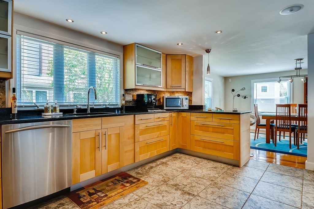 69 Livermore Road Belmont, MA 02478 - Photo 8 of 40 Gallery Image 8