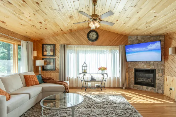 $649,900 | 48228 207th Avenue, McGregor, MN 55760