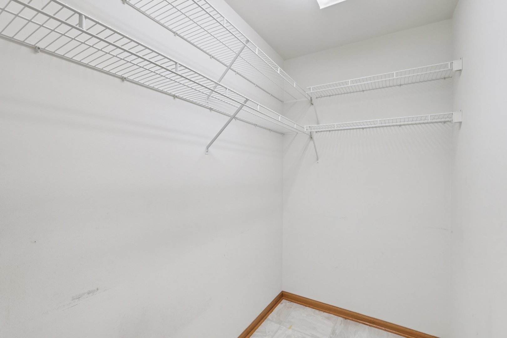 7450 North Waukegan Road, Unit 505 Niles, IL 60714 - Photo 13 of 30 a view of a small room